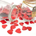 heart table confetti