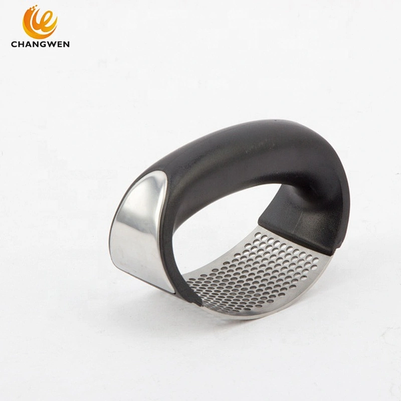 1pcs Stainless Steel Garlic Presses Manual Garlic Mincer Chopping Tools Curve Fruit Vegetable Tools Kitchen Gadgets