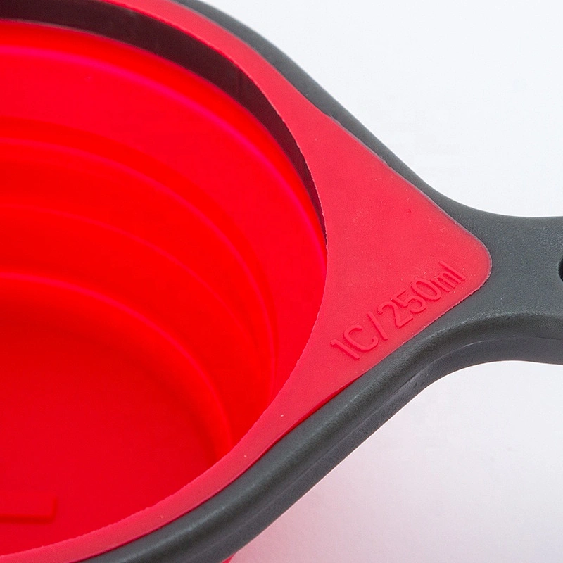 Factory wholesale 4pcs kitchen tools set multicolor Detachable and Collapsible Silicone Measuring Cups