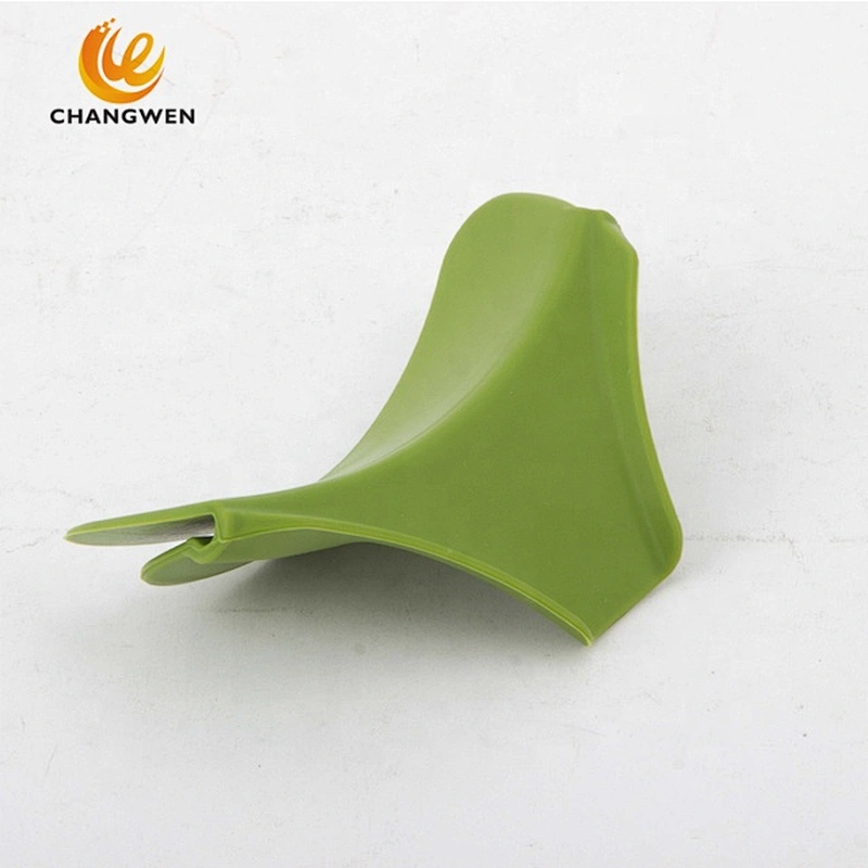 Creative Anti-Spill Silicone Slip On Pour Soup Spout Funnel For Pots Pans And Bowls And Jars Home Kitchen Tool Accessories
