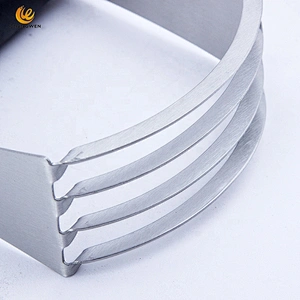 Hot selling baking tool Dough Pastry Blender Stainless Steel 4 Blades Dough Blender with rubber non-slip handle