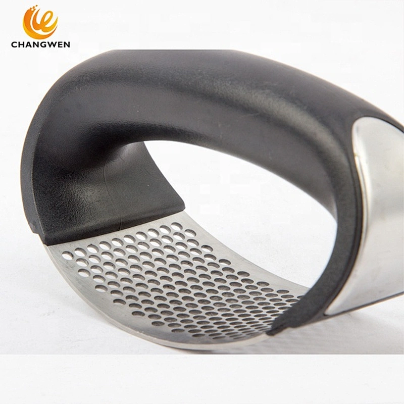 1pcs Stainless Steel Garlic Presses Manual Garlic Mincer Chopping Tools Curve Fruit Vegetable Tools Kitchen Gadgets