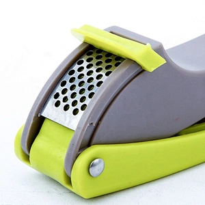 2020 Factory Price Kitchen Accessories Gadgets Plastic Material stainless steel Garlic Press