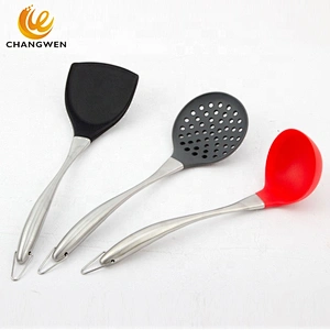 High Quality Wholesale 3 Pieces Silicone Kitchen Accessories for cooking