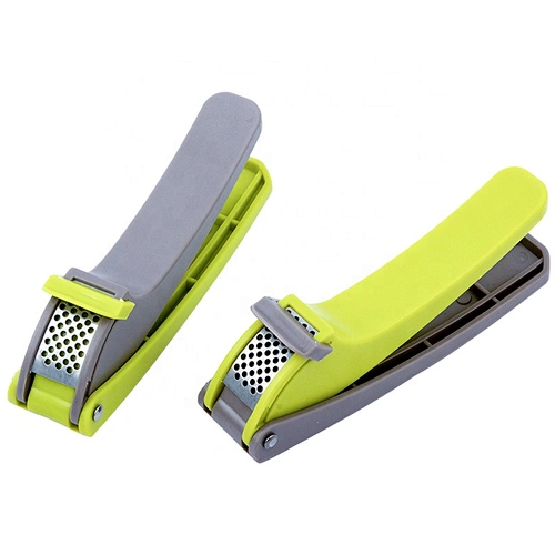 2020 Factory Price Kitchen Accessories Gadgets Plastic Material stainless steel Garlic Press