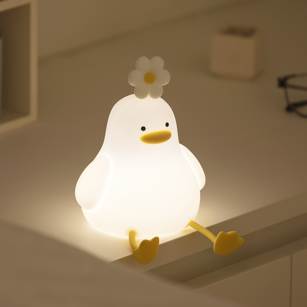 Customized 1.5W 1200mAh LED Night Light 3-Level Dimming Cute Duck Design Rechargeable Eye Protection for Kids