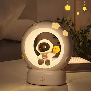 Astronaut Unique Child Desk Lamp Fashion Creative Lighting Led Bedside Sleeping Light for Kids Night Start Light Lamp