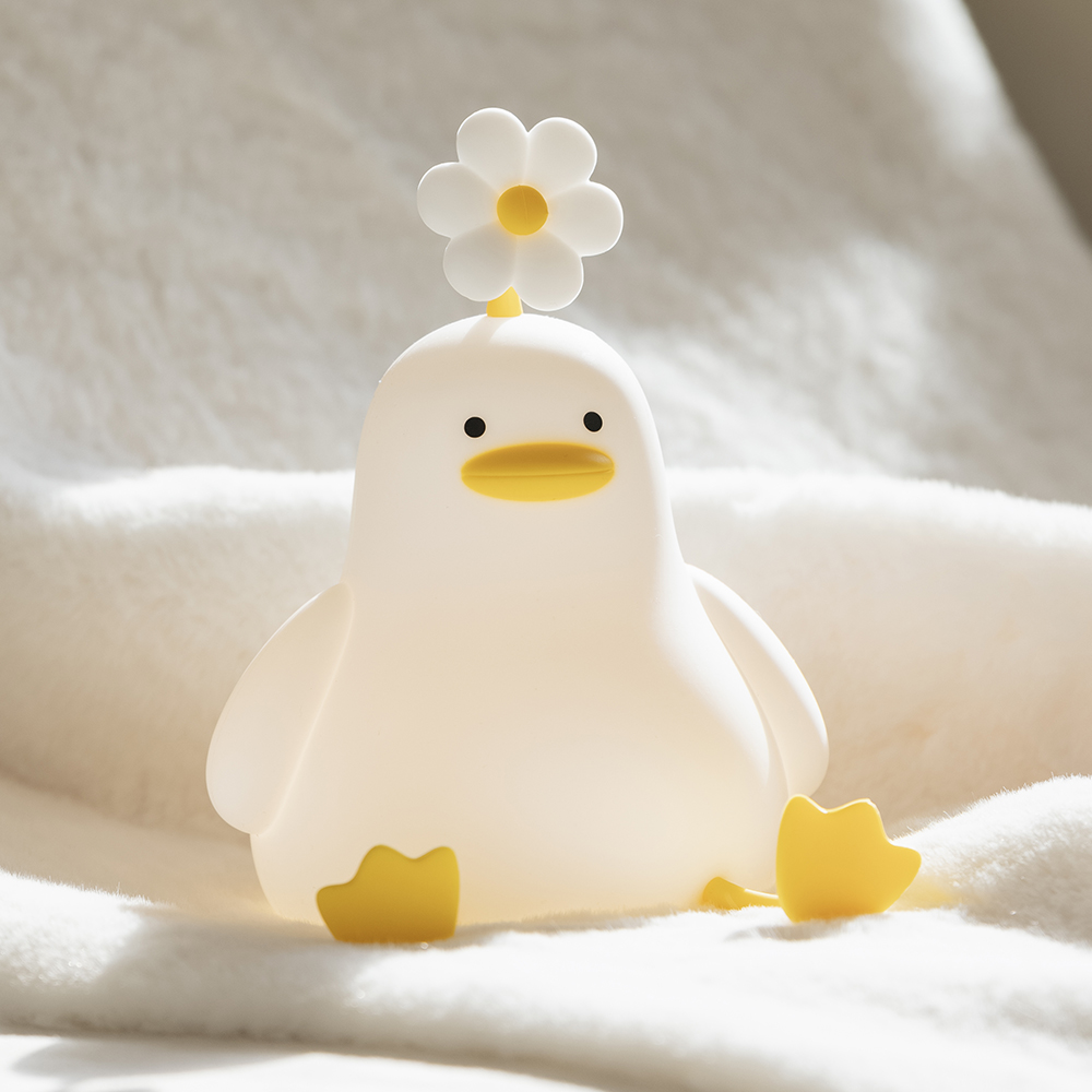 Daisy Duck Night Light Pat Silicone Lamp Girls Children Cute Eye protection Bedroom with Sleeping Lamp Bedside Lamp Wholesale