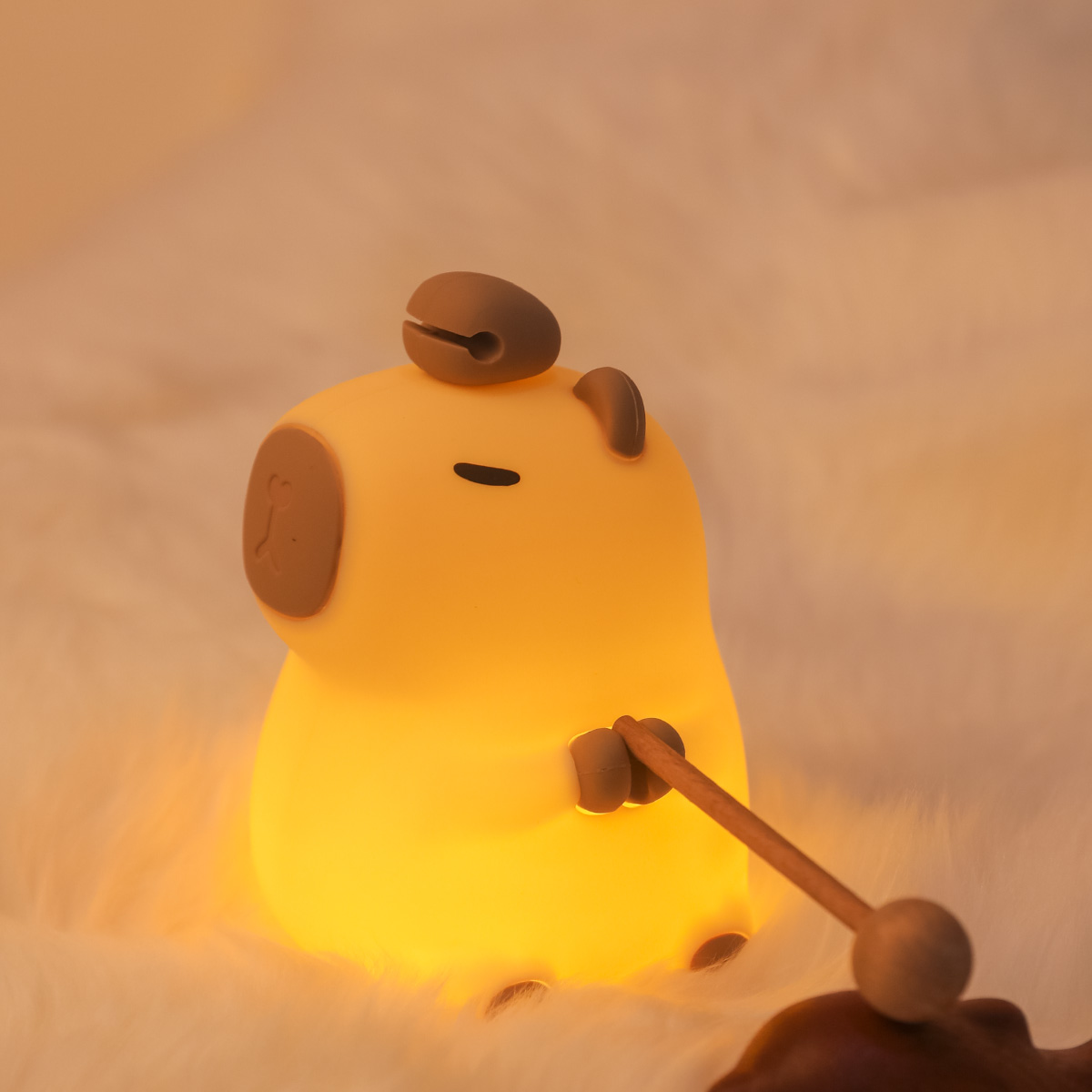 Modern Design Silicone Capivara Night Lamp Portable USB Rechargeable LED Light Source Touch Control Animal Lamp for Bedroom