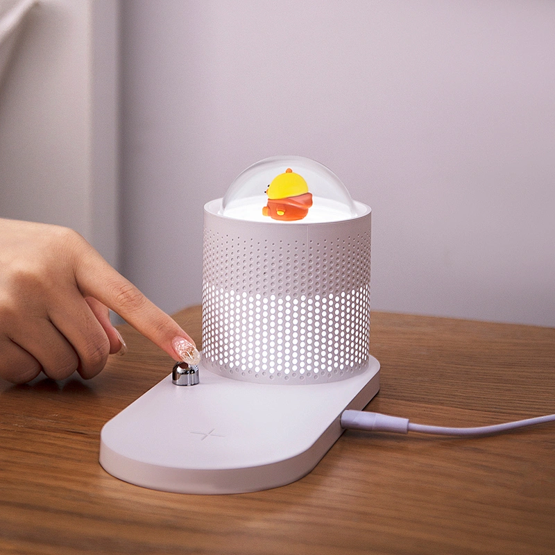ICARER FAMILY Custom Night Light Wireless Charger with Usb Night Light 10W 15W Fast Charger for Room Animal Night Light