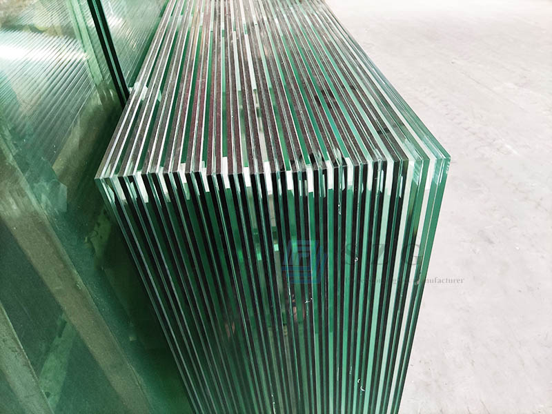 13.52mm laminated glass padel court