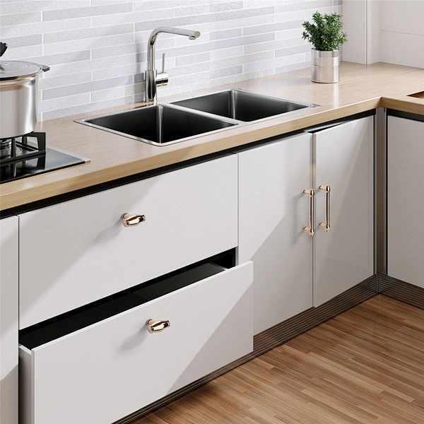 kitchen handle and knob