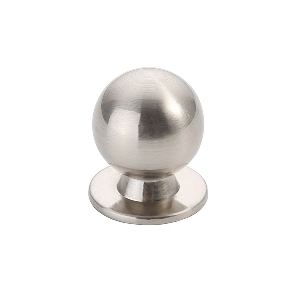 cabinet pull and knob