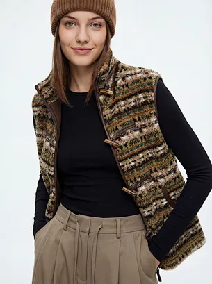 Chaleco de piel sintética con estampado tribal