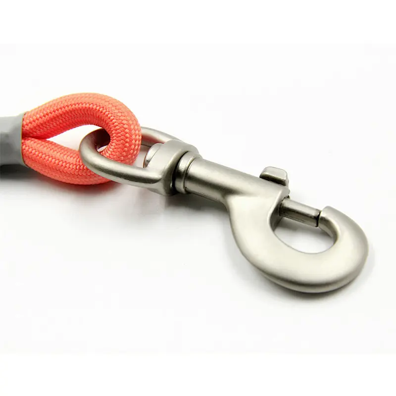 Wholesale Hot Style Dog Walking Rope with Swivel Lockable Hook Pet Supplies Multi-Colors Dog Leads Collars with Padded Handle