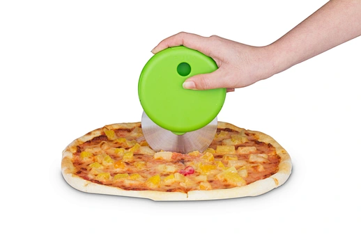 pizza cutter with blade cover