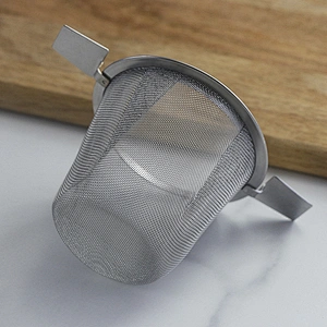 Basket shape hard mesh tea strainer with double handle