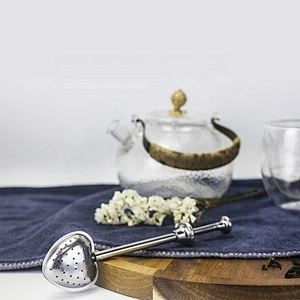 Hot selling stainless steel heart shape tea infuser with pushing handle