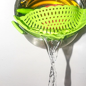 kitchen tools water filter Kitchen silicone strainer rice Pot side drainer Fruit and vegetable noodle filter water baffle
