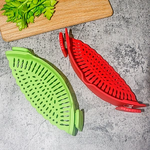 kitchen tools water filter Kitchen silicone strainer rice Pot side drainer Fruit and vegetable noodle filter water baffle