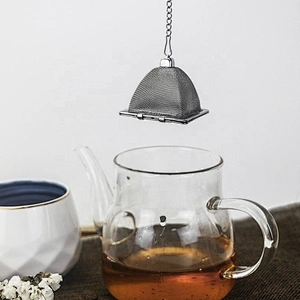 Hot selling stainless steel mesh pyramid shape tea infuser with chain