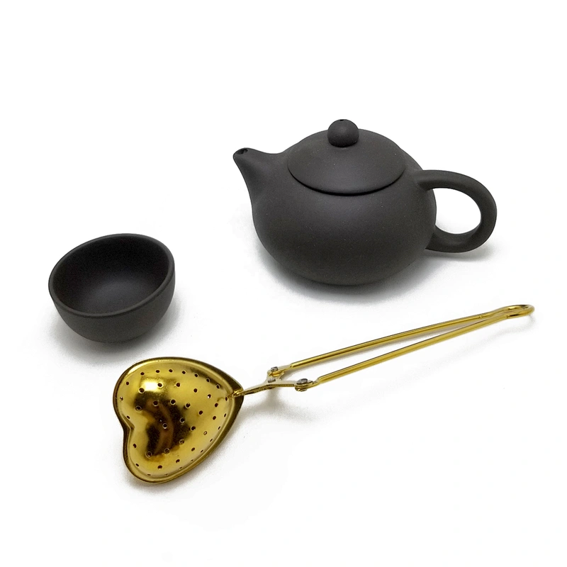 Stainless steel titanium gold plating heart shape tea infuser with clamping handle