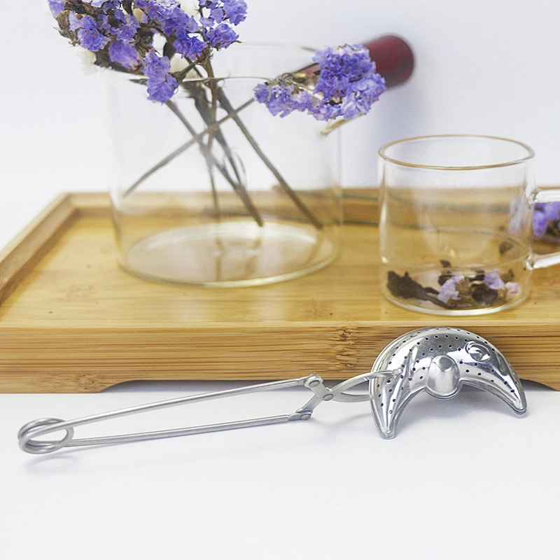 Food grade stainless steel moon shape tea infuser tea strainer with clamping handle