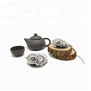 High quality stainless steel pineapple shape tea infuser with chain