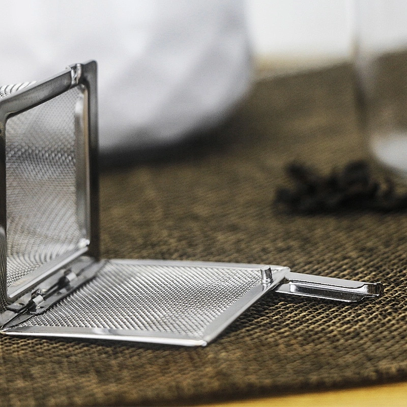 Hot selling stainless steel mesh pyramid shape tea infuser with chain