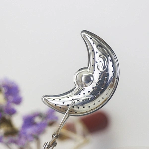 Food grade stainless steel moon shape tea infuser tea strainer with clamping handle