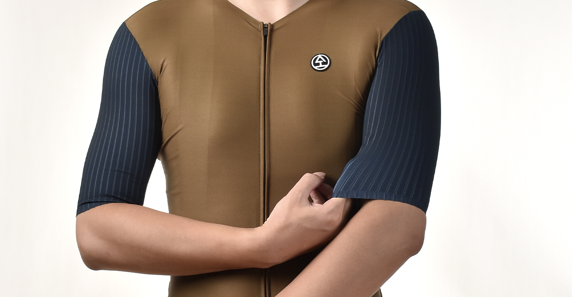 cycling t shirts with back pockets