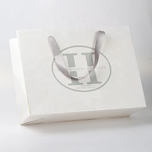 Luxury custom paper bag for gift with logo print and handle