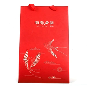 Luxury Custom CMYK Printing Matte Lamination Art Paper Gift Paper Bag With Ribbon Handle