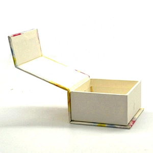 Custom Quietly Elegant Glossy Lamination Rigid Cardboard Flip Top Magnetic Box