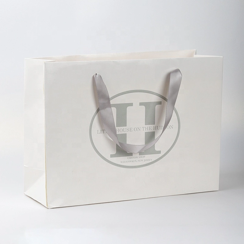 Luxury custom paper bag for gift with logo print and handle