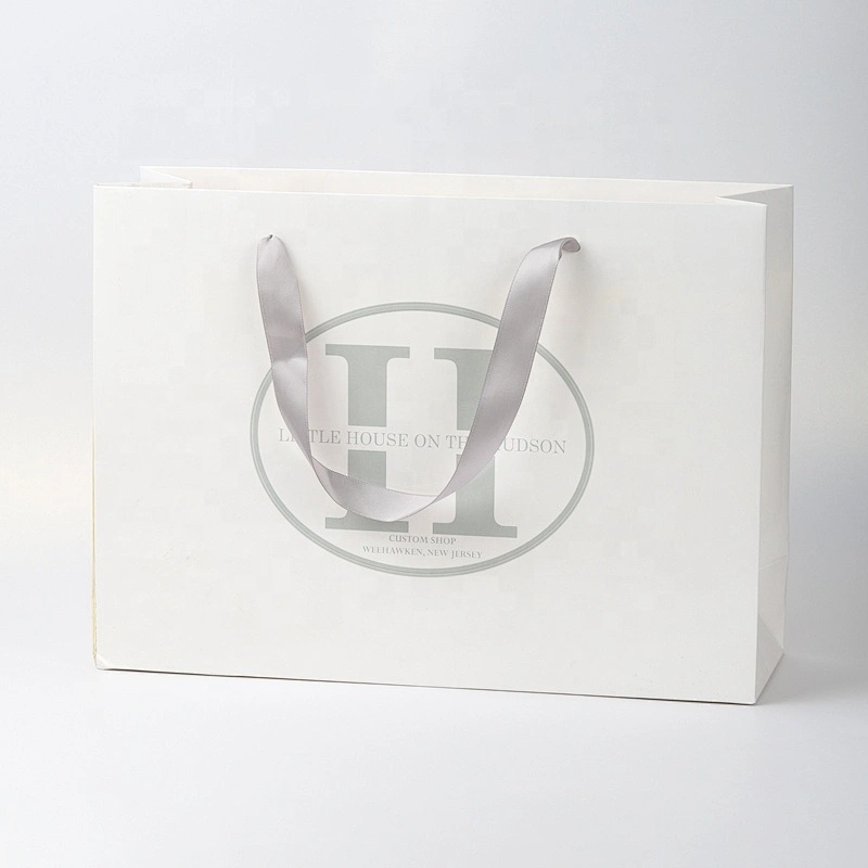 Luxury custom paper bag for gift with logo print and handle