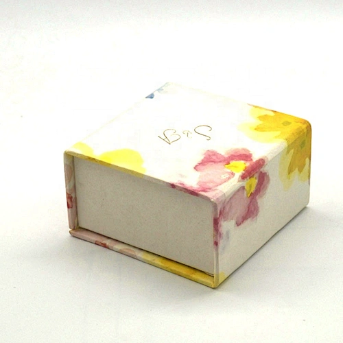 Custom Quietly Elegant Glossy Lamination Rigid Cardboard Flip Top Magnetic Box
