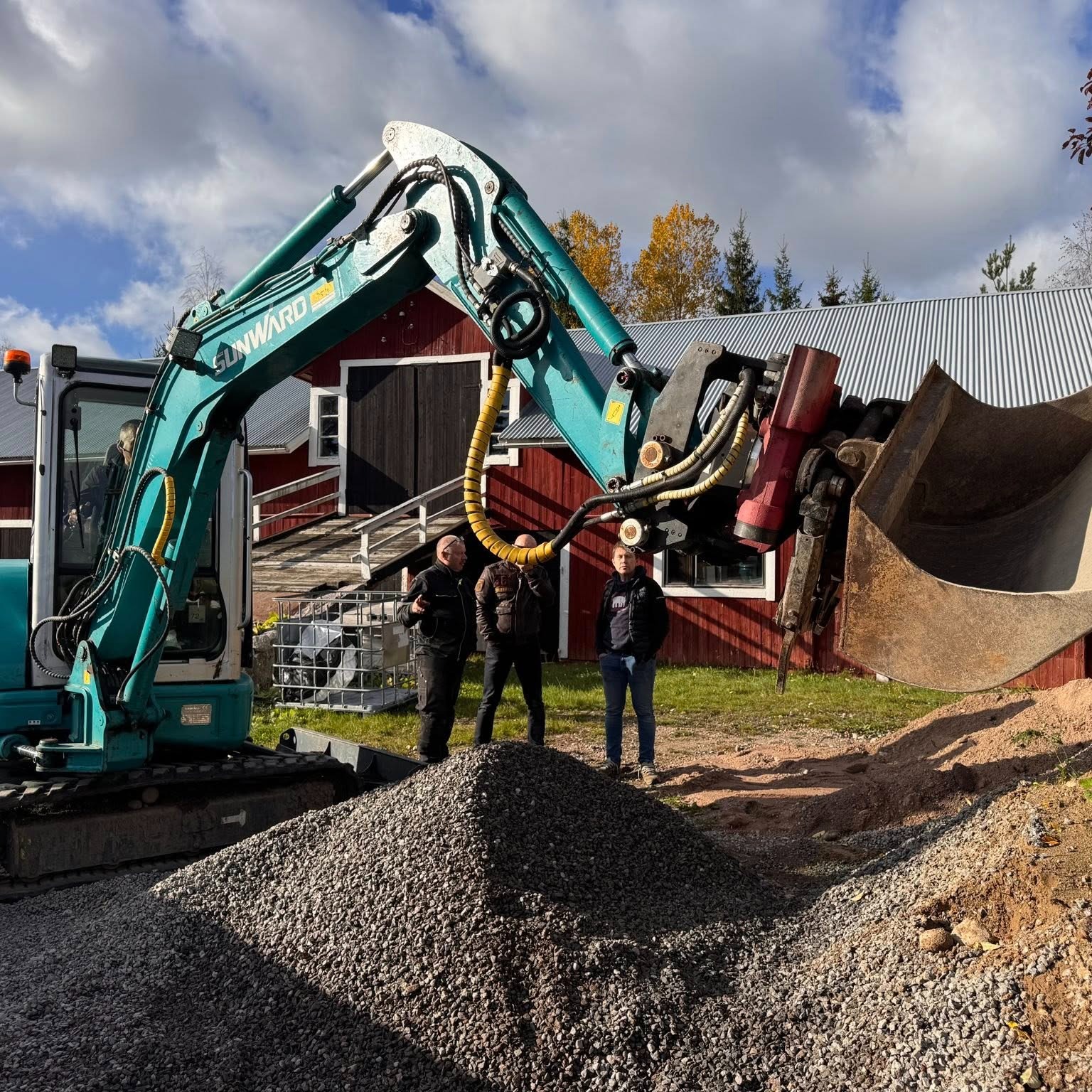 Today is so great to meet our Catsu 7 years old Catsu Tiltrotator still working very well at Finland, it looks like to meet our Children coming back again, it’s so exciting and proud when we heard from our client thanks a lot for Catsu Tiltrotator great..