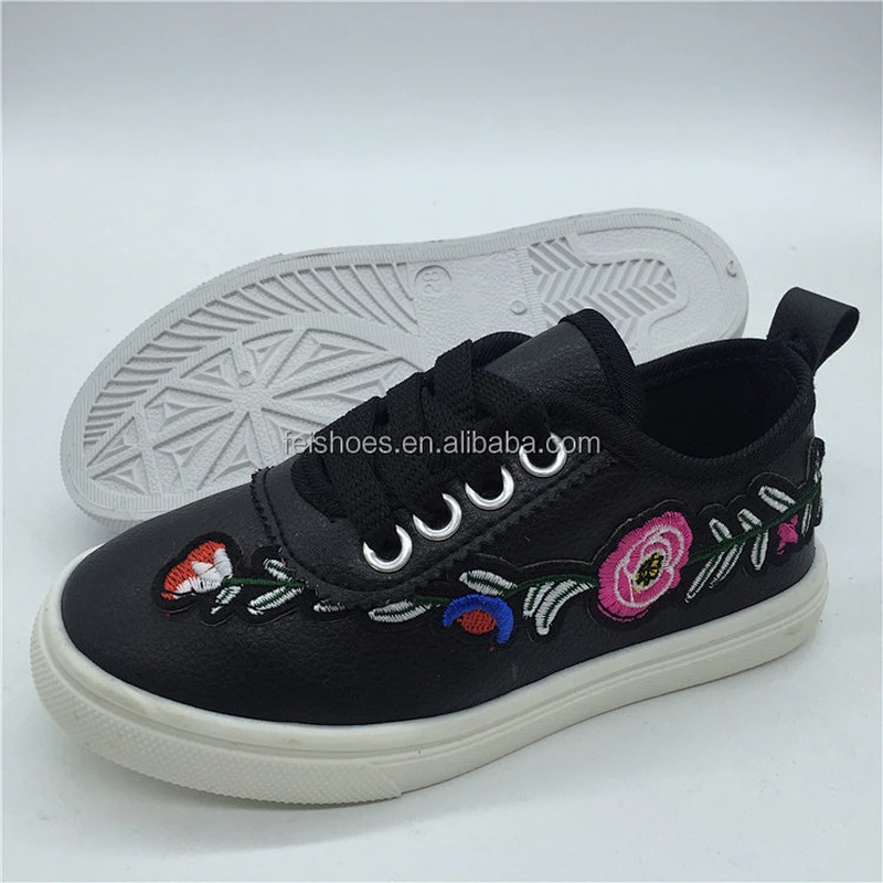 Factory OEM Latest  style footwear kids cute lace-up sneakers casual canvas shoes for children