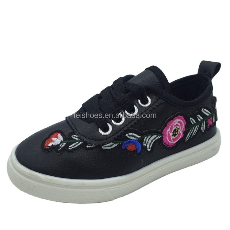 Factory OEM Latest  style footwear kids cute lace-up sneakers casual canvas shoes for children