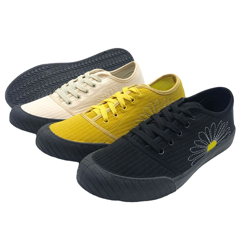 Factory customize Cheap Price Comfort Men Flat Injection Canvas Casual Shoe with Customized with good price