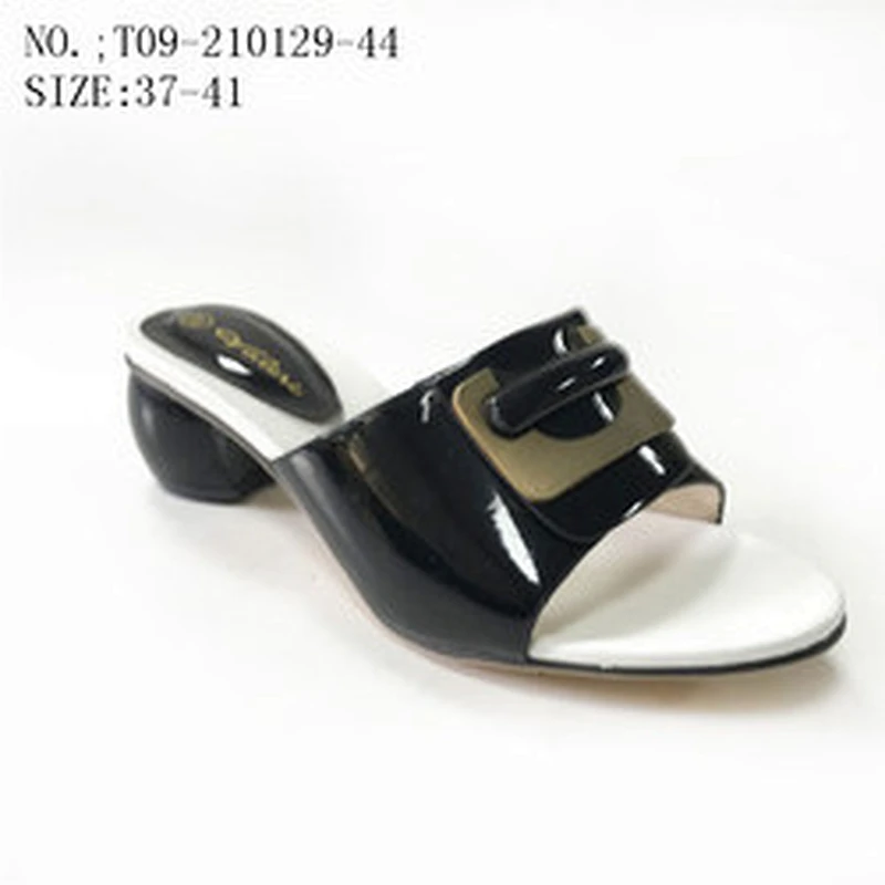 Women slides slippers outdoor sandals New design slippers custom shoes
