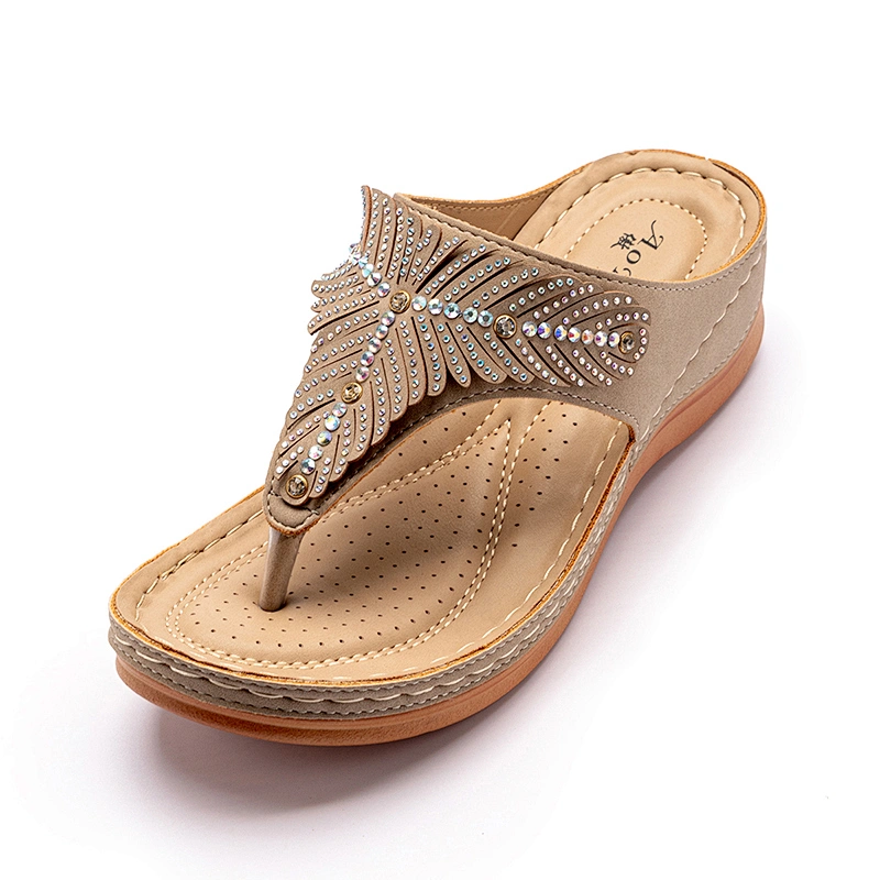 2021 new slippers women's summer fashion rhinestone wedge heel sandal leisure vacation corner flip-flops