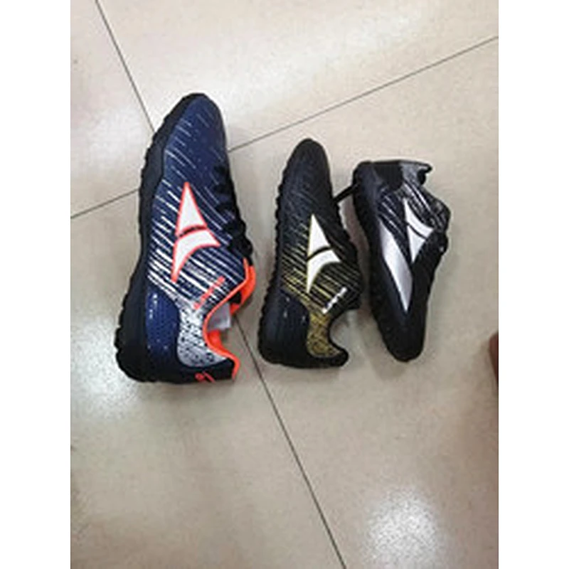 Clearance stock soccer sports sneakers men football shoes