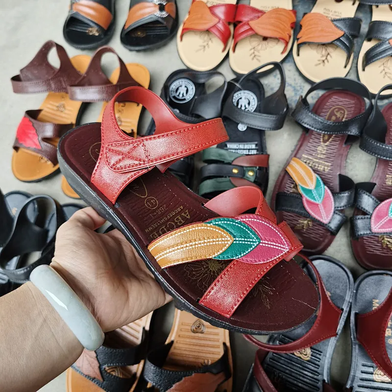 Women mix style sandals  breathable outdoor sandals middle aged non-slip sandals soft sole