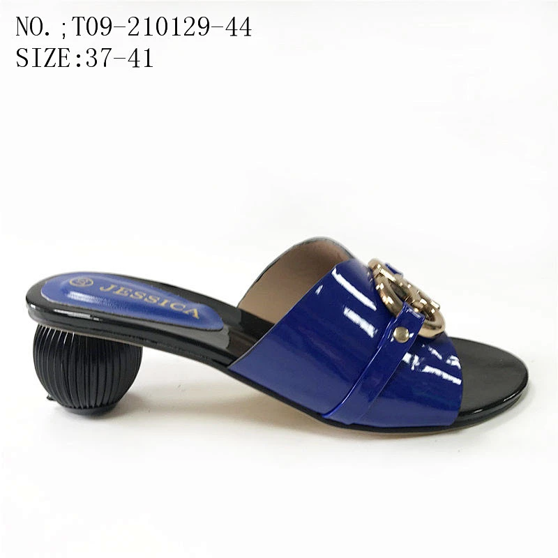 Women slides slippers outdoor sandals New design slippers custom shoes
