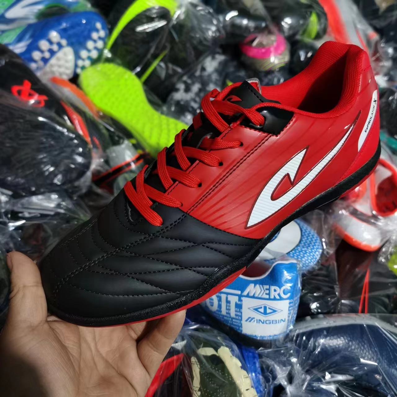 Mix style high quality men soccer shoes casual sneaker football shoes stock shoe stock lots