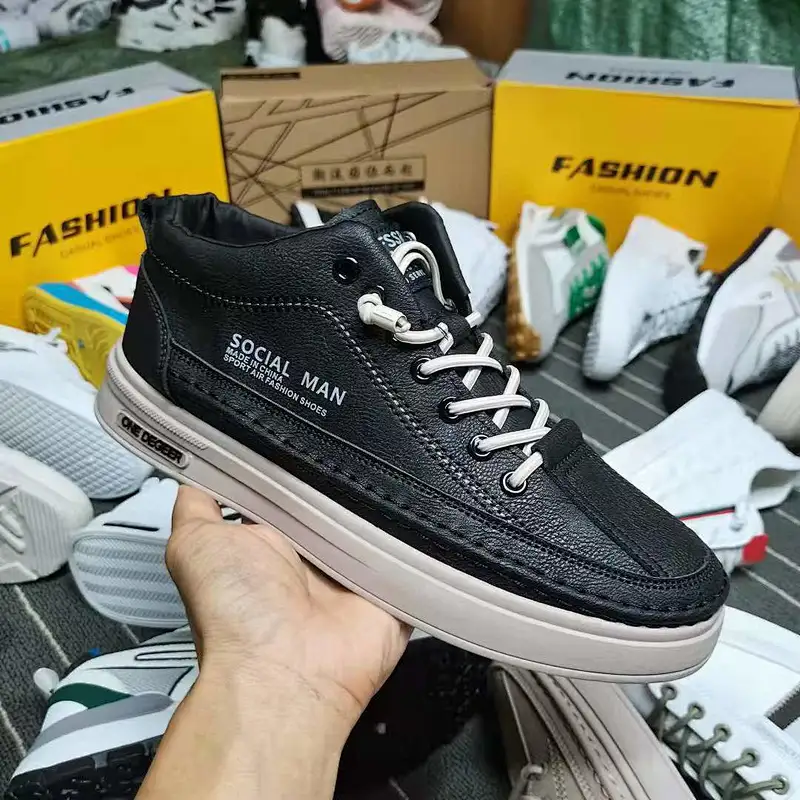 Wholesale men gym sports casual walking sneakers mixed shoes stock