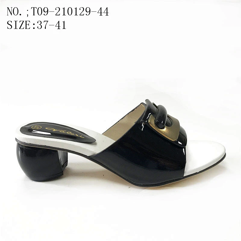 Women slides slippers outdoor sandals New design slippers custom shoes