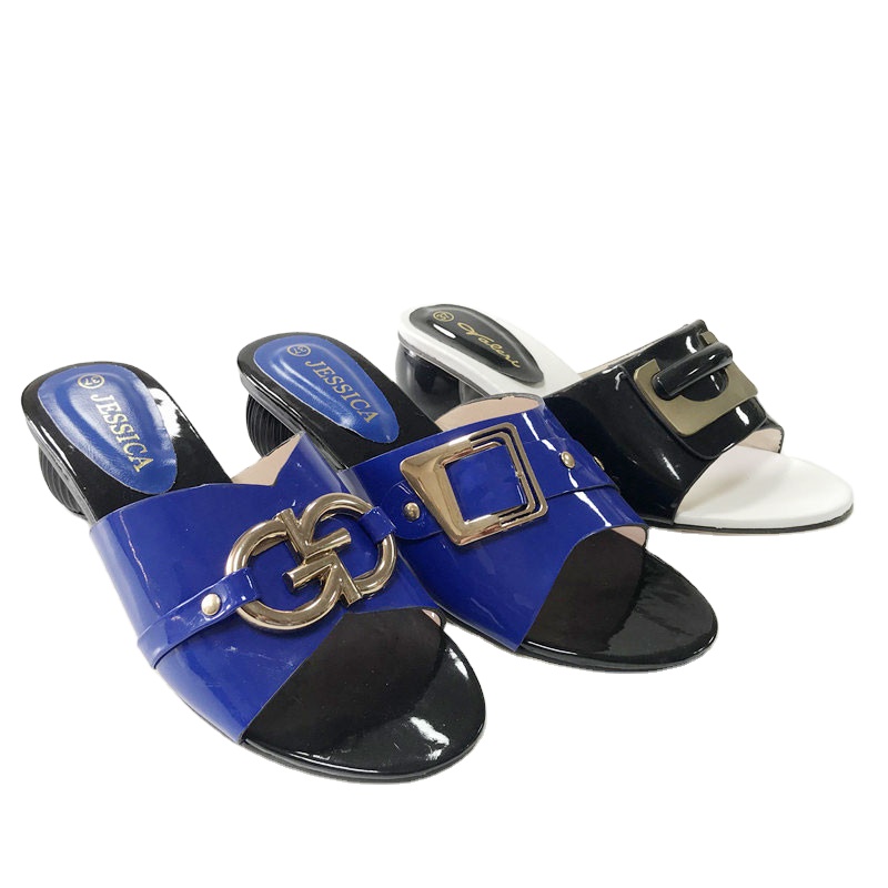 Women slides slippers outdoor sandals New design slippers custom shoes